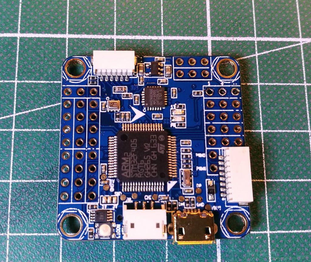 Omnibus F4 v4 flight controller with switching power supply and more outputs